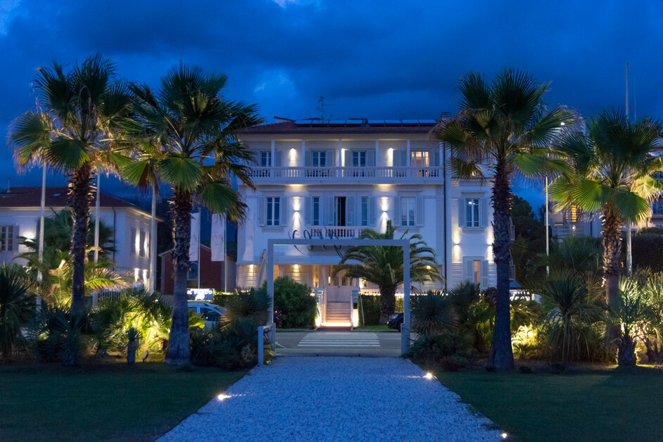 villa grey forte dei marmi
