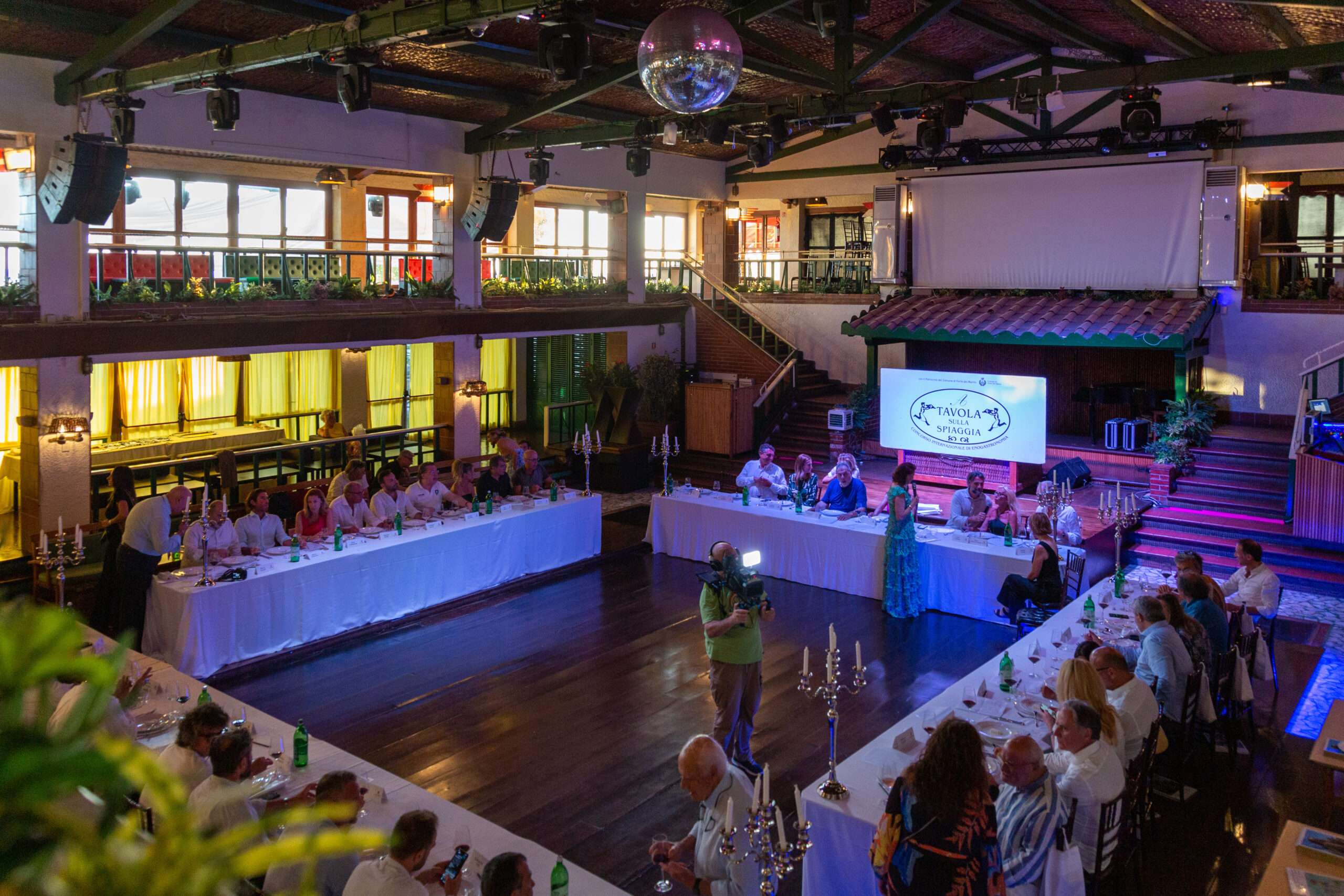 La XXXII edizione di A tavola sulla spiaggia a Forte dei Marmi